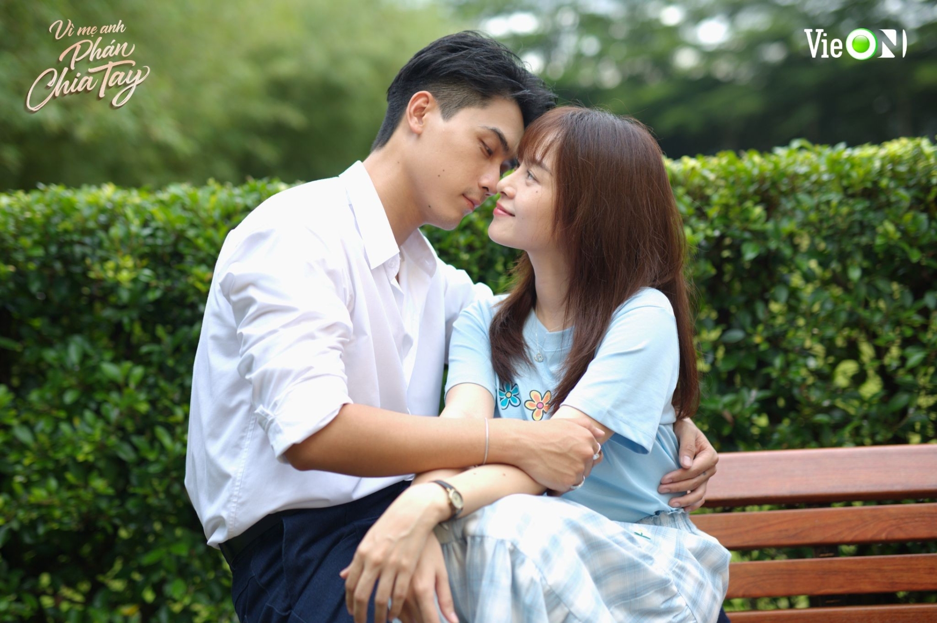 Bắt quả tang cặp sao Việt lén nắm tay nhau giữa nơi đông người, yêu nhau thật rồi thì công khai ngay đi- Ảnh 3.