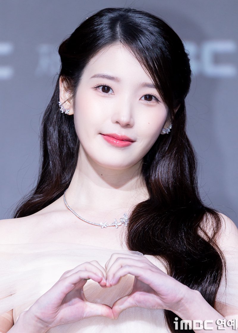 Cặp đôi hoàng tử - công chúa đẹp nhất 2026 là đây: Visual cổ tích thần tiên, xa hoa lộng lẫy chói cả mắt- Ảnh 4.