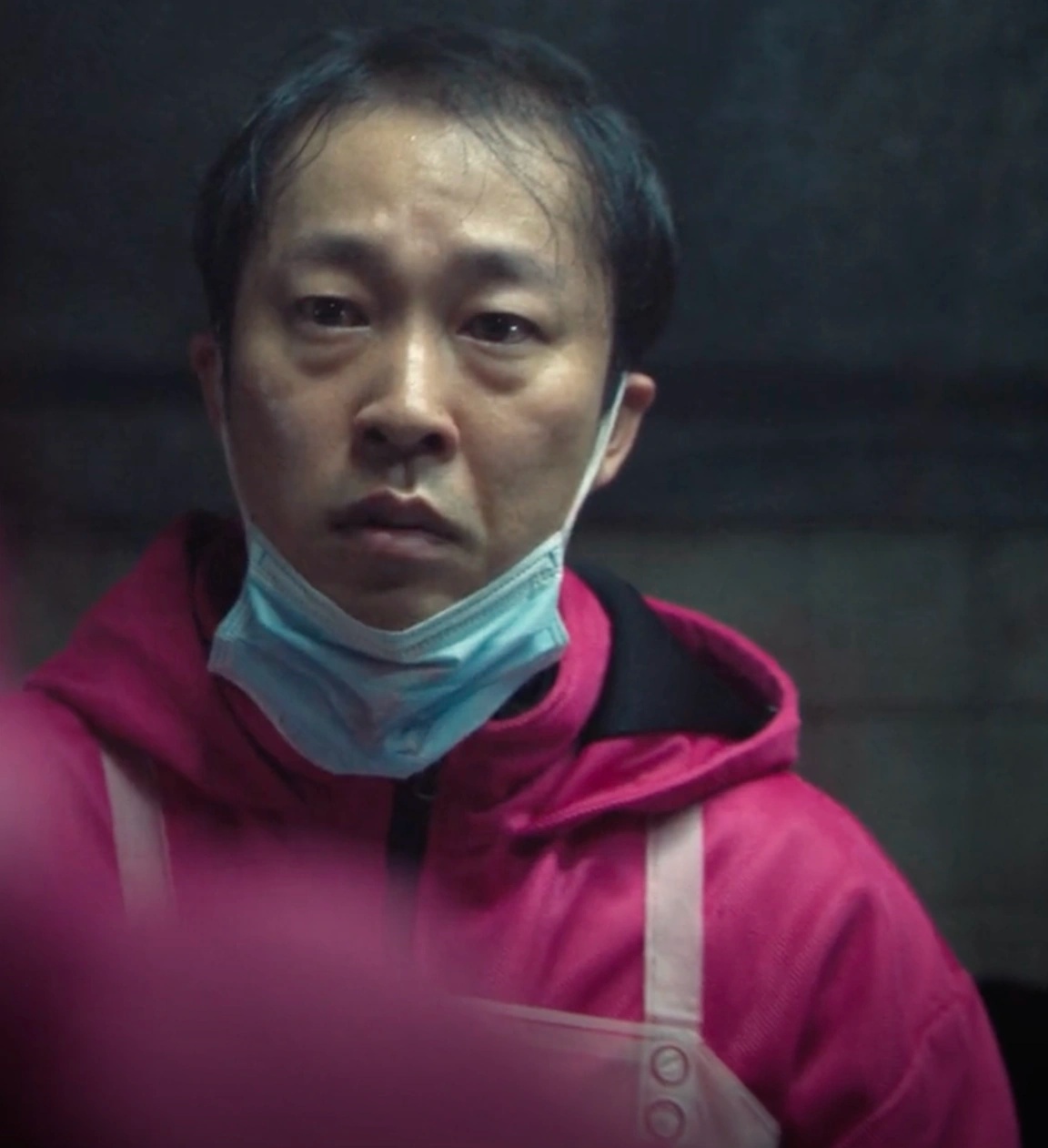 Chẳng ai ngờ nam diễn viên xấu nhất Squid Game ngoài đời lại đẹp thế này: Đổi mỗi kiểu tóc mà như thay đầu- Ảnh 2.