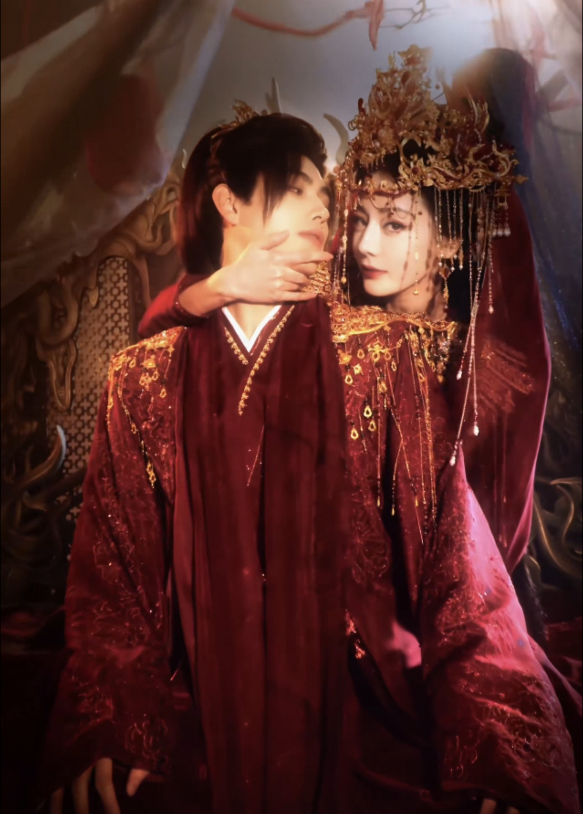 Chưa từng có bộ ảnh cưới nào đáng sợ thế này: Cô dâu trông như dì chú rể, đơ hơn tượng đá ngàn năm- Ảnh 3.