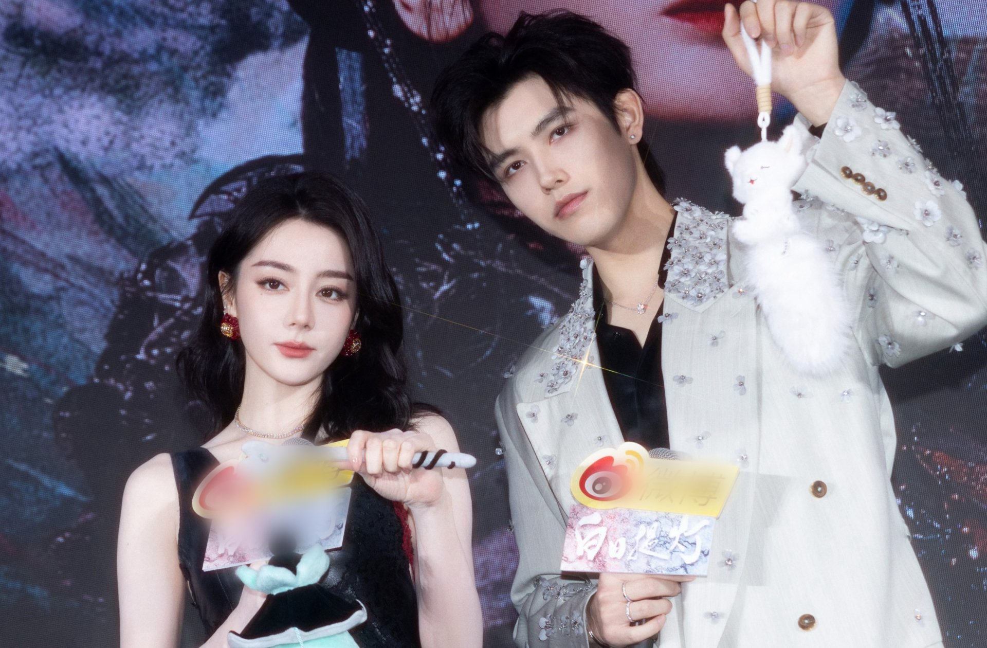 Chưa từng có bộ ảnh cưới nào đáng sợ thế này: Cô dâu trông như dì chú rể, đơ hơn tượng đá ngàn năm- Ảnh 7.