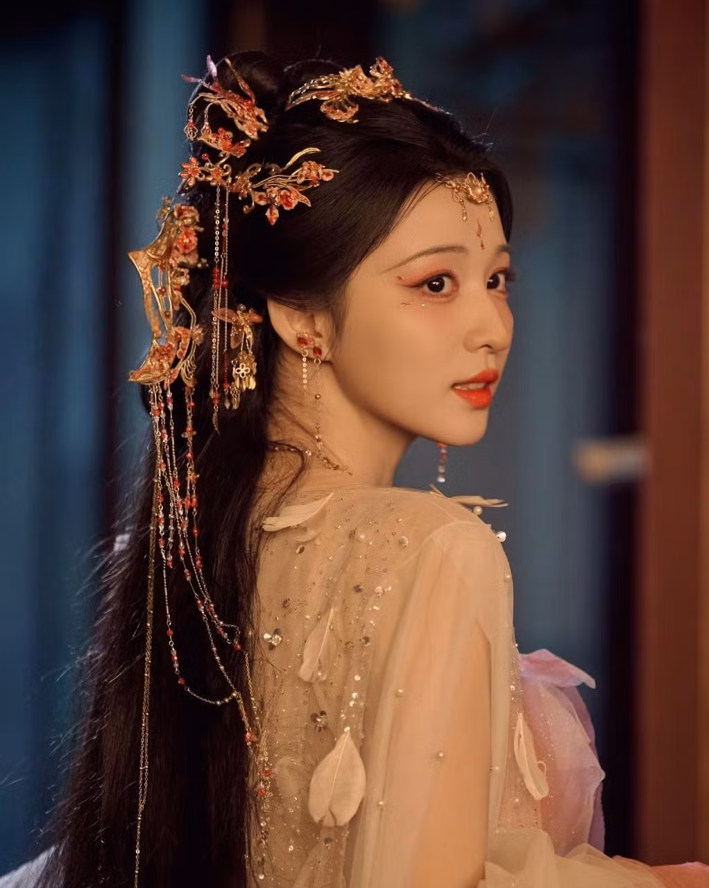 Cuộc “thay máu” đang viết lại luật chơi showbiz- Ảnh 1.