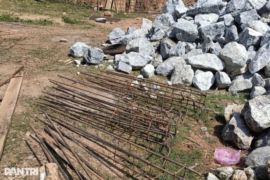 Nỗ lực vượt khó xây dựng công trình phòng học Dân trí ở bản biên giới - 3