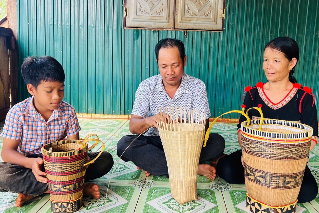 Những chuyện tình xuyên biên giới đơm hoa, kết trái dọc phên dậu - 2