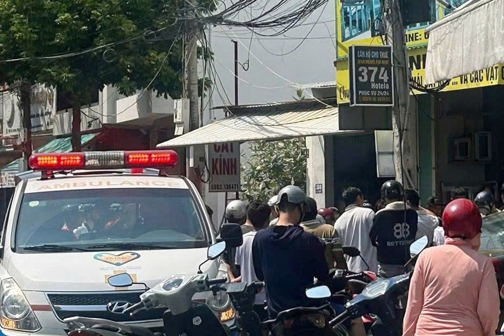 Sức khỏe của người đàn ông thoát nạn hy hữu khi rơi từ tầng 7 xuống đất - 1 Sức khỏe của người đàn ông thoát nạn hy hữu khi rơi từ tầng 7 xuống đất - 1