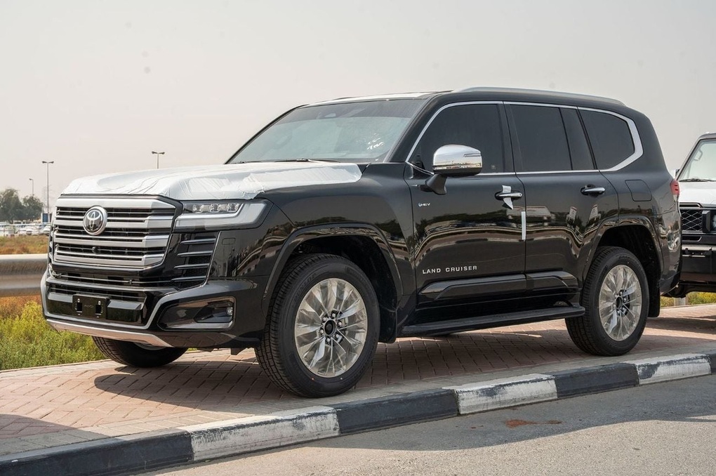 Toyota Land Cruiser LC300 hybrid dự kiến về Việt Nam trong quý III - 1