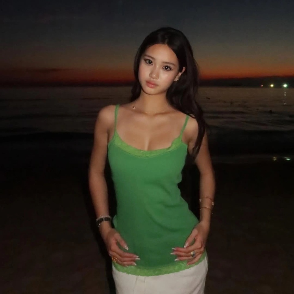 Loạt mỹ nhân quốc tế chọn Phú Quốc để nghỉ dưỡng, chia sẻ ảnh nóng bỏng - 4