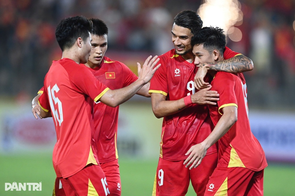 Báo Hàn Quốc lên tiếng khi tuyển Việt Nam tăng hạng mạnh nhất thế giới - 1