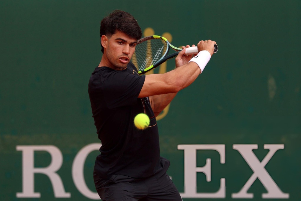 Alcaraz giữ sự điềm tĩnh trước áp lực soán ngôi của Sinner - 1