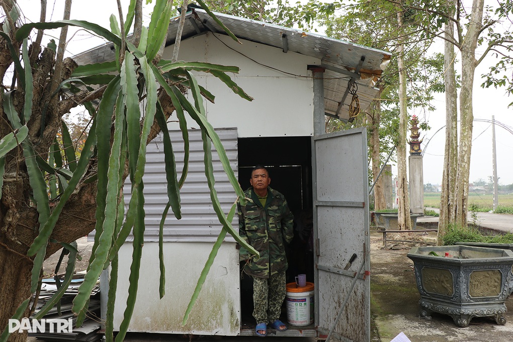 Cảnh cùng cực của người đàn ông chống chọi bệnh suy thận trong “hộp tôn” - 1
