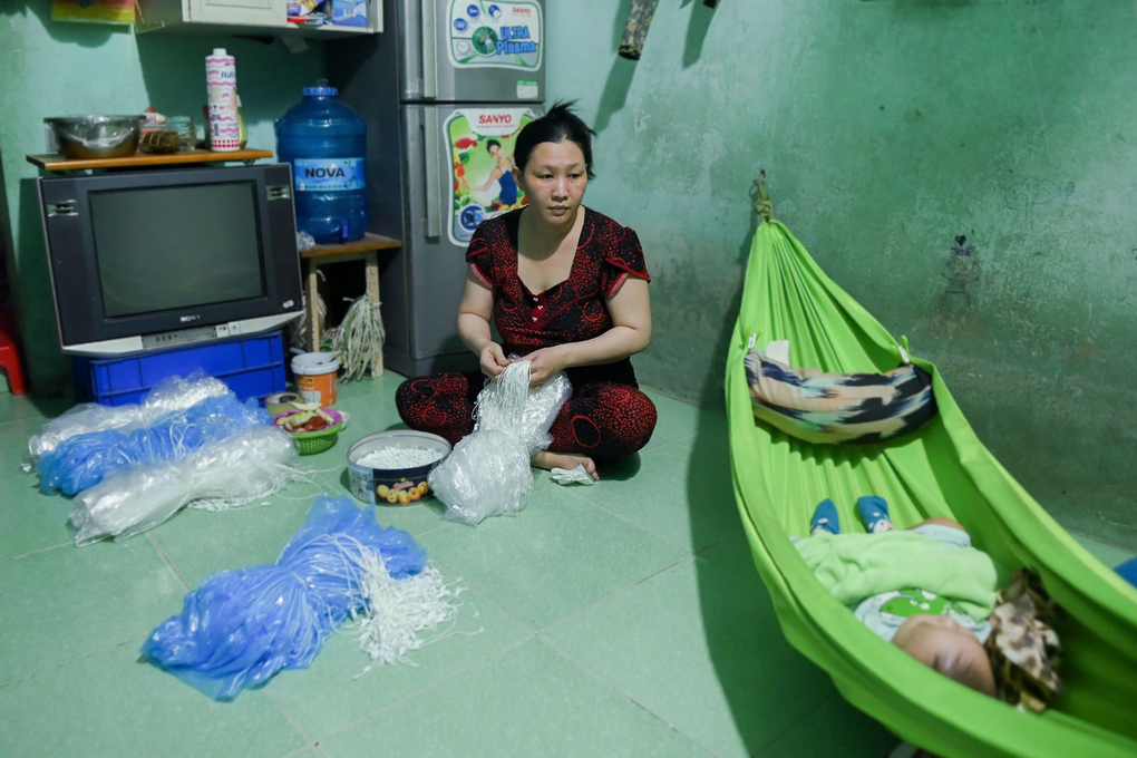 Con ốm, cả cha và mẹ đều được hưởng chế độ ốm đau - 1