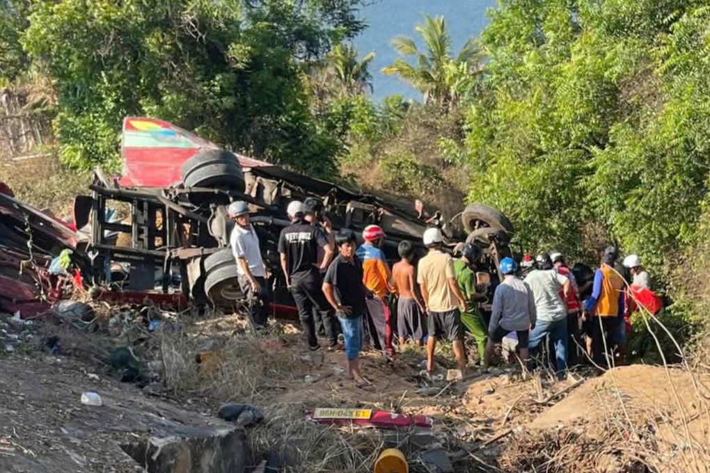 4 thợ lặn ở cùng xã tử nạn trong vụ xe khách lao xuống vực ở Lâm Đồng - 2