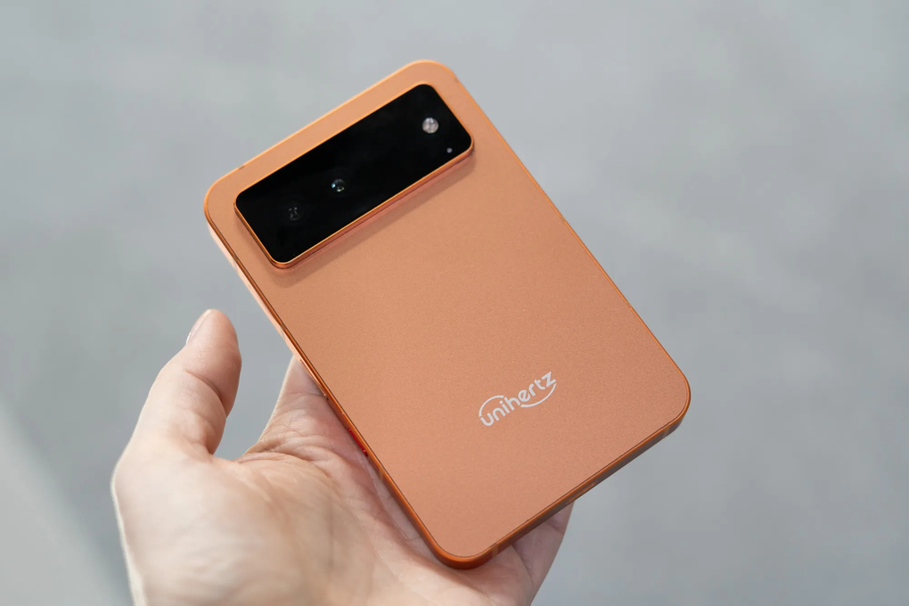 Điện thoại độc lạ giúp công ty huy động được 3 triệu USD sau 11 phút - 5