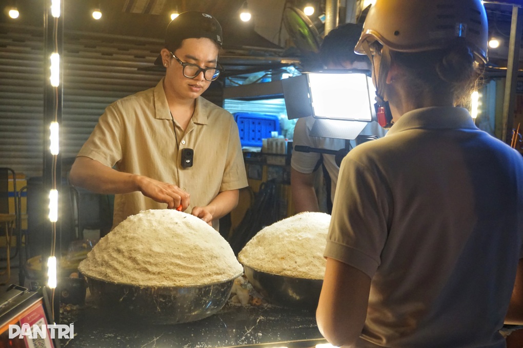 Trứng cút ủ muối bán 3.000 quả/ngày ở TPHCM: Cầu kỳ, vị như trứng luộc? - 4 Trứng cút ủ muối bán 3.000 quả/ngày ở TPHCM: Cầu kỳ, vị như trứng luộc? - 4