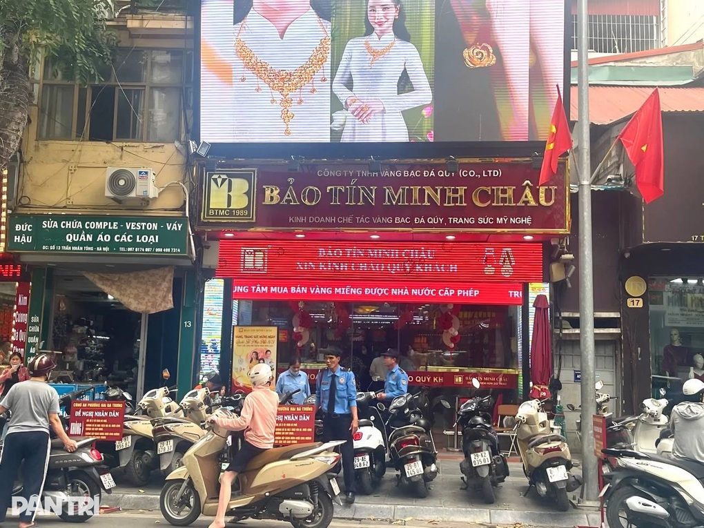 Giao dịch tại Bảo Tín Minh Châu ra sao sau khi lãnh đạo bị khởi tố? - 1