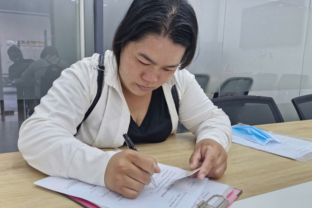 Bạn đọc Dân trí hỗ trợ bé Thiên Ý gần 327 triệu đồng - 2