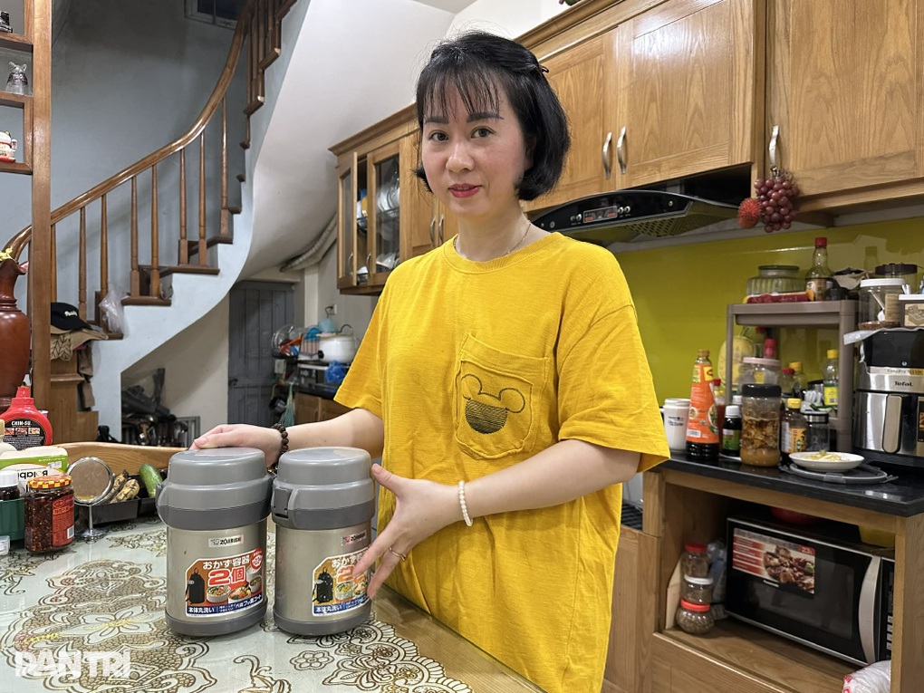 Lo con ăn thịt bẩn, bà mẹ 10 năm liền dậy từ 5h nấu cơm cho con mang đi học - 1 Lo con ăn thịt bẩn, bà mẹ 10 năm liền dậy từ 5h nấu cơm cho con mang đi học - 1