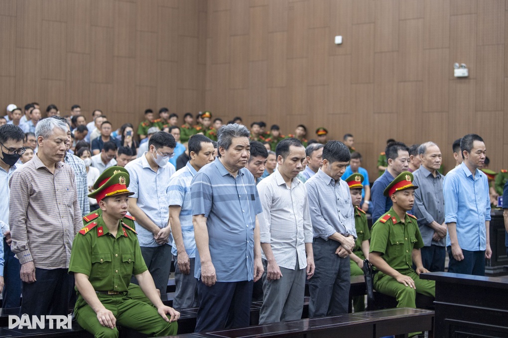 Cựu Thứ trưởng Hoàng Văn Thắng bị tuyên 4 năm tù - 1 Cựu Thứ trưởng Hoàng Văn Thắng bị tuyên 4 năm tù - 1