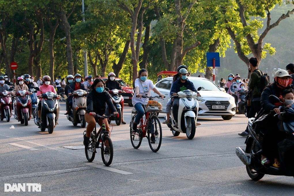 Các phương tiện nào bị cấm trong vùng phát thải thấp ở Hà Nội từ ngày 1/7? - 1