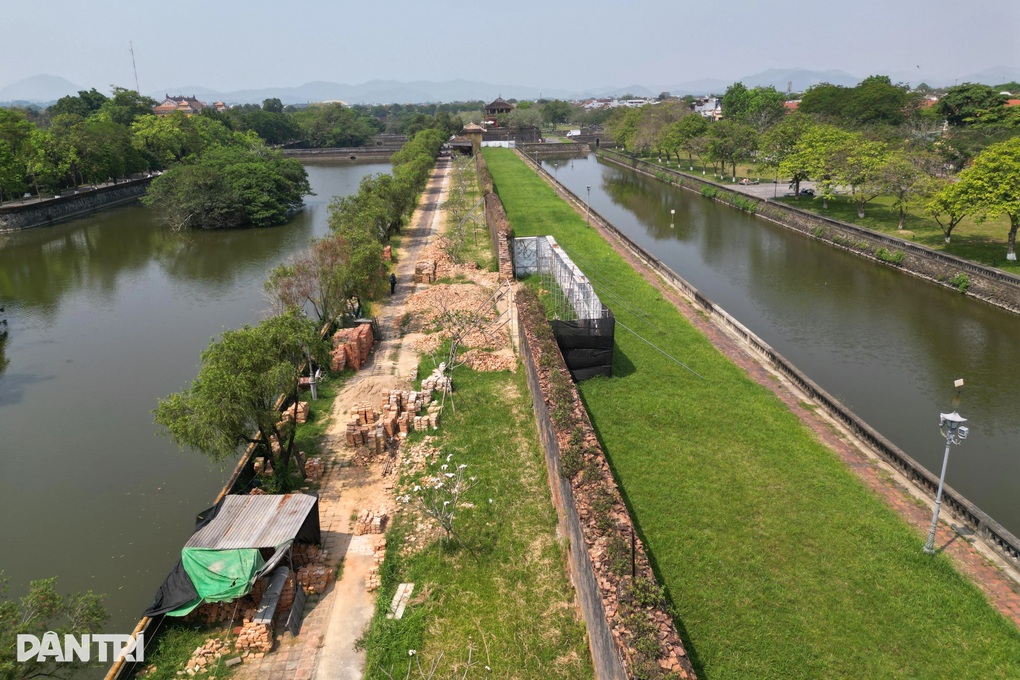 Lý do chưa khắc phục xong đoạn tường Hoàng thành Huế bị sập - 1 Lý do chưa khắc phục xong đoạn tường Hoàng thành Huế bị sập - 1
