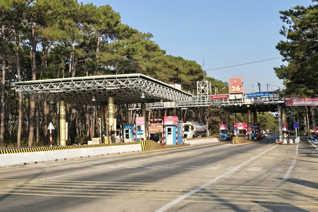 Cán bộ xã mất gần nửa tháng lương trả phí qua trạm BOT đi làm hàng ngày - 1 Cán bộ xã mất gần nửa tháng lương trả phí qua trạm BOT đi làm hàng ngày - 1