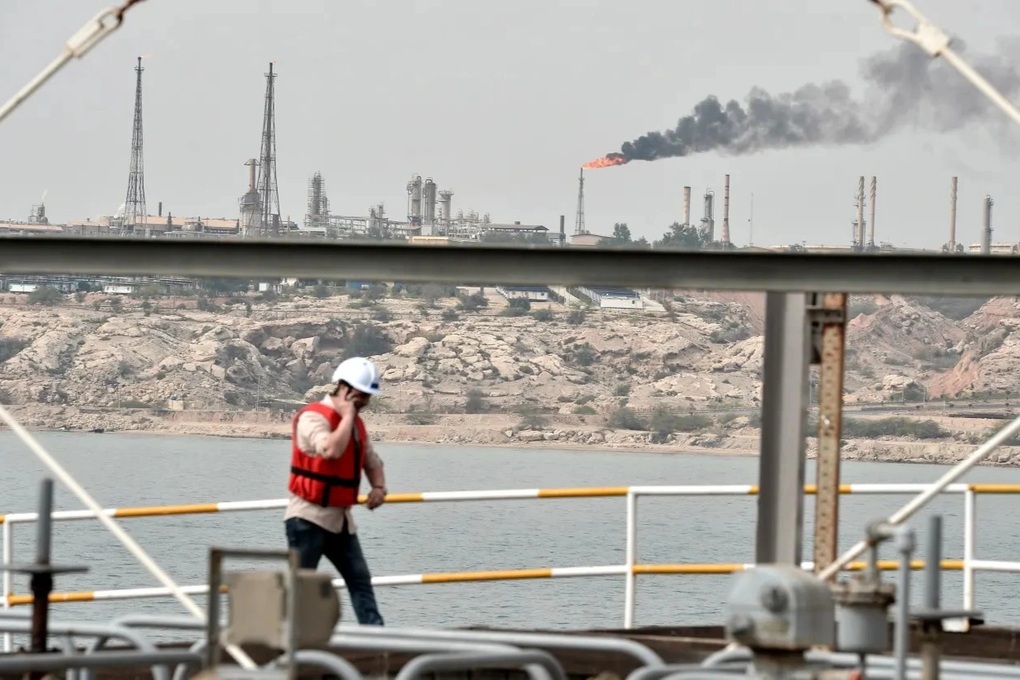 Mỹ có thể đã tấn công 50 mục tiêu quân sự trên đảo Kharg - 1 Mỹ có thể đã tấn công 50 mục tiêu quân sự trên đảo Kharg - 1