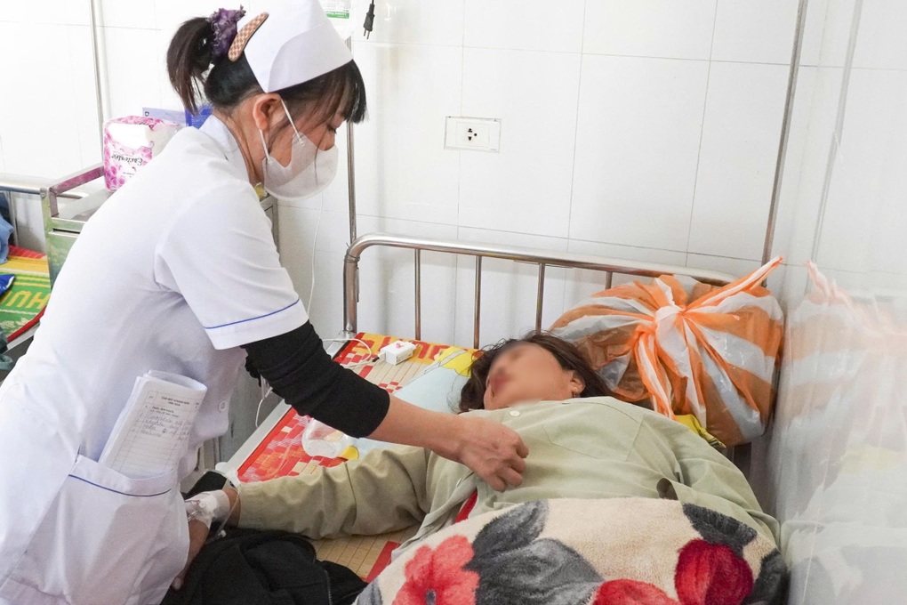 Đã xác định được nguyên nhân khiến hàng chục người ngộ độc bánh mì - 1