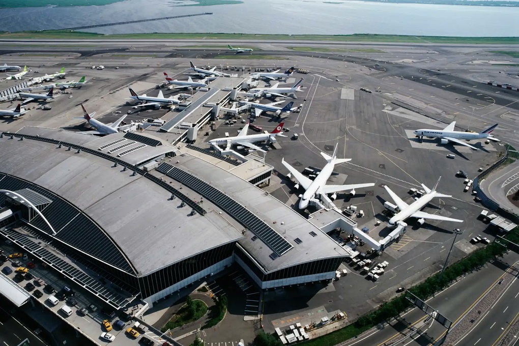 Hành khách sinh con ngay trên máy bay ở Mỹ - 3 Hành khách sinh con ngay trên máy bay ở Mỹ - 3