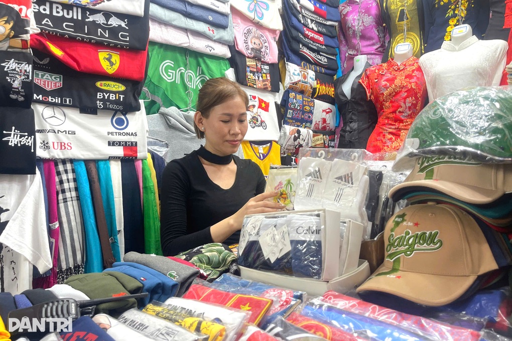 Tiểu thương chợ nói tiếng Anh gây “sốt”: Xa quê lập nghiệp, mua nhà TPHCM - 3 Tiểu thương chợ nói tiếng Anh gây “sốt”: Xa quê lập nghiệp, mua nhà TPHCM - 3