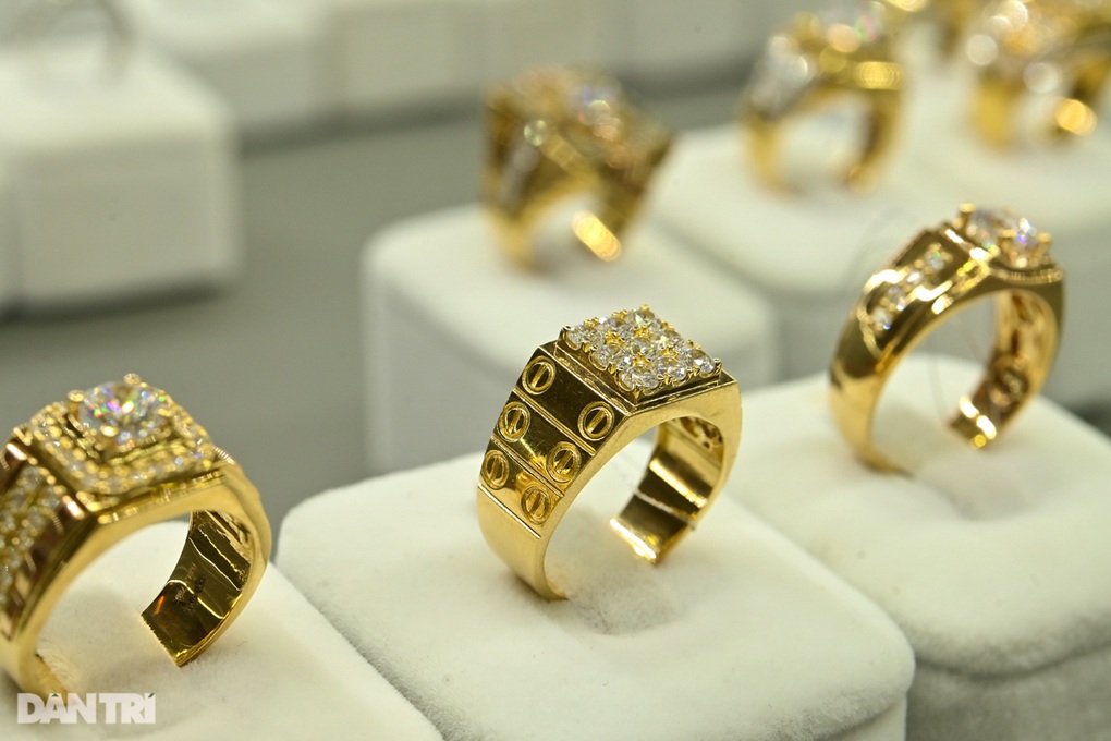 Giá vàng thế giới bất ngờ tăng vọt sau khi giảm mạnh - 1 Giá vàng thế giới bất ngờ tăng vọt sau khi giảm mạnh - 1