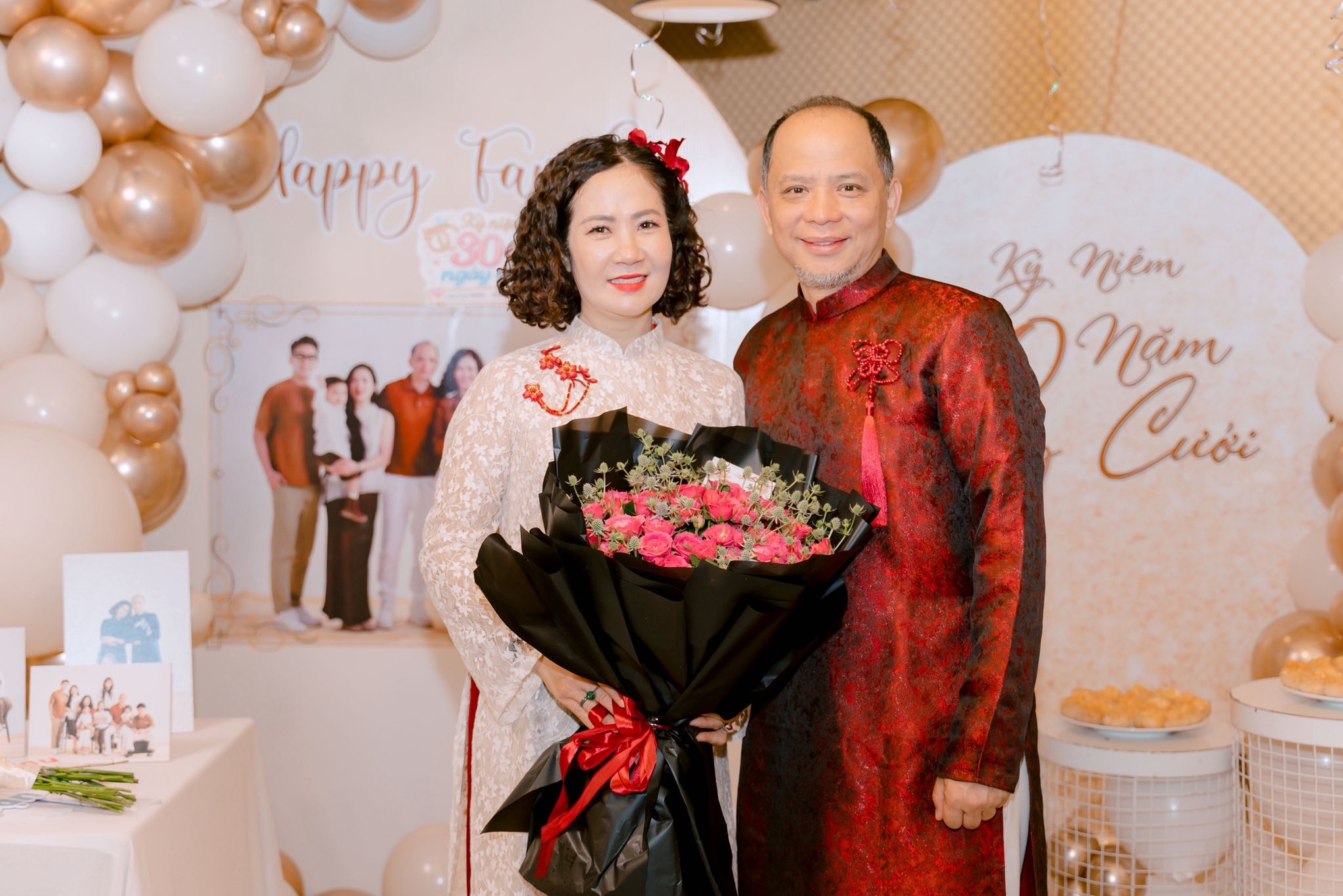 Vợ chồng diễn viên gạo cội gây sốt với cảnh tình tứ trên phim giờ vàng - 2 Vợ chồng diễn viên gạo cội gây sốt với cảnh tình tứ trên phim giờ vàng - 2