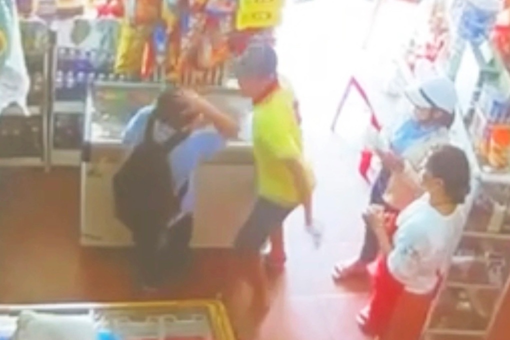 Nam sinh lớp 7 bị đánh vì không mua kem: Chẩn đoán chấn động não - 1