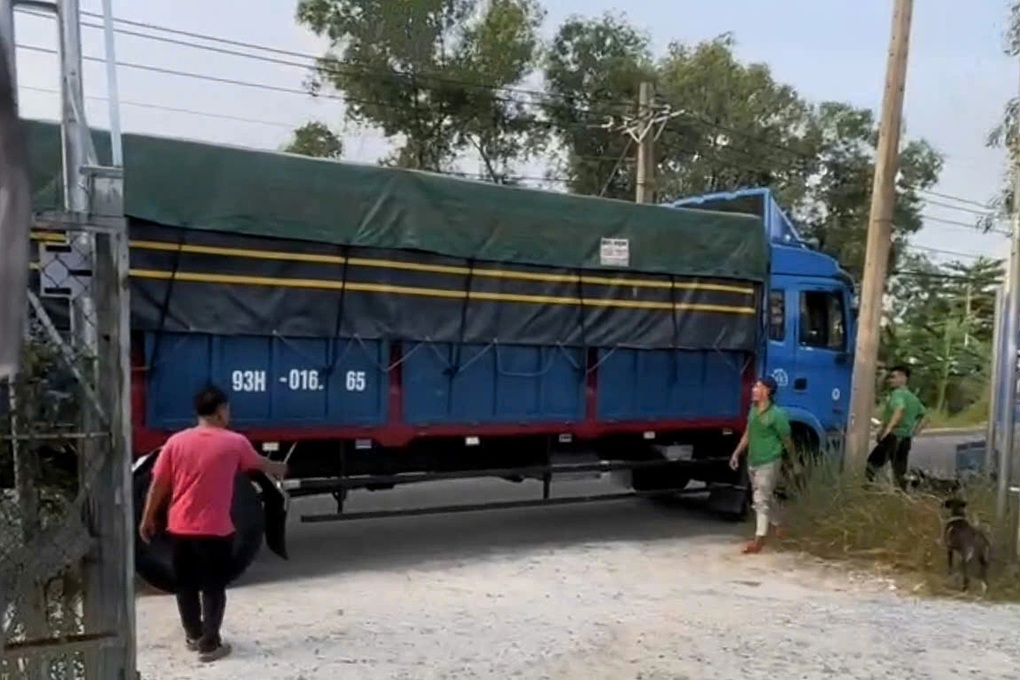 Chủ garage ở TPHCM bị khách hành hung vì nhắc nợ trên mạng xã hội - 1