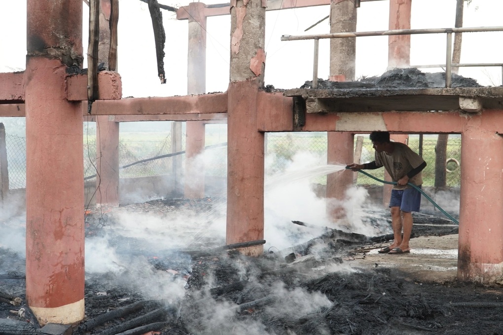 Vụ cháy rụi nhà rông: Do trẻ nghịch bật lửa - 2