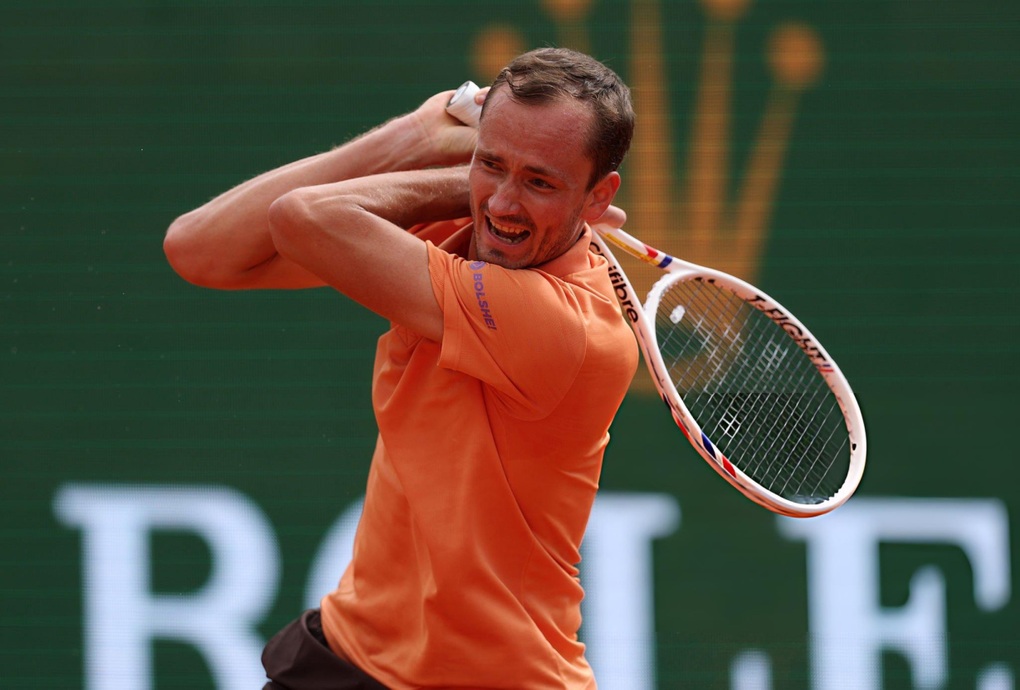 Medvedev thua chóng vánh ở trận ra quân tại Monte Carlo Masters - 2