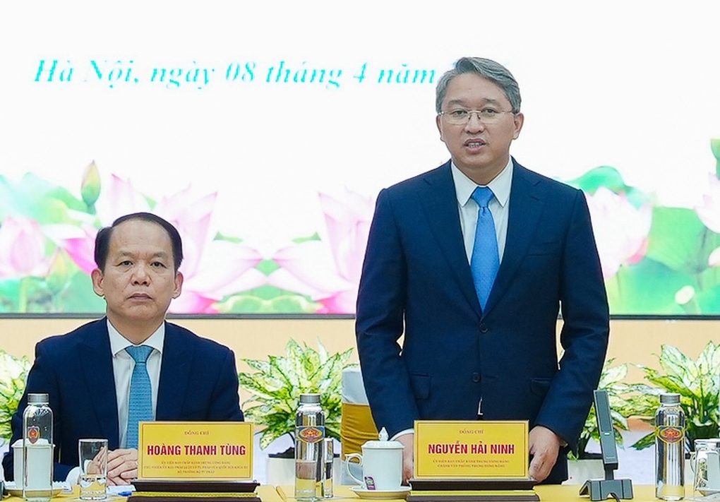 Chánh Văn phòng Trung ương Đảng: “Luôn coi Bộ Tư pháp là mái nhà của mình” - 1 Chánh Văn phòng Trung ương Đảng: “Luôn coi Bộ Tư pháp là mái nhà của mình” - 1