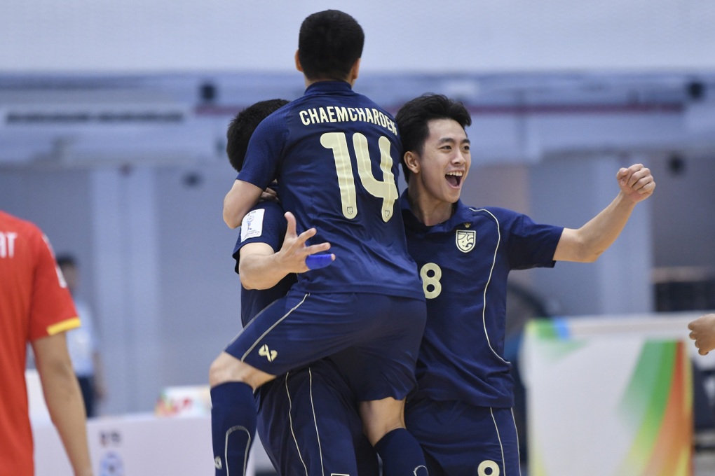 Futsal Việt Nam thua Thái Lan, gặp Indonesia ở bán kết giải Đông Nam Á - 2 Futsal Việt Nam thua Thái Lan, gặp Indonesia ở bán kết giải Đông Nam Á - 2