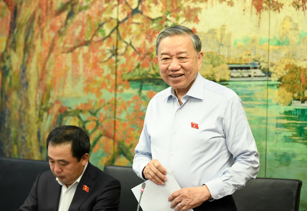 Đơn vị làm việc cầm chừng nhưng năm nào cũng cố bầu đủ 20% chiến sĩ thi đua - 1 Đơn vị làm việc cầm chừng nhưng năm nào cũng cố bầu đủ 20% chiến sĩ thi đua - 1