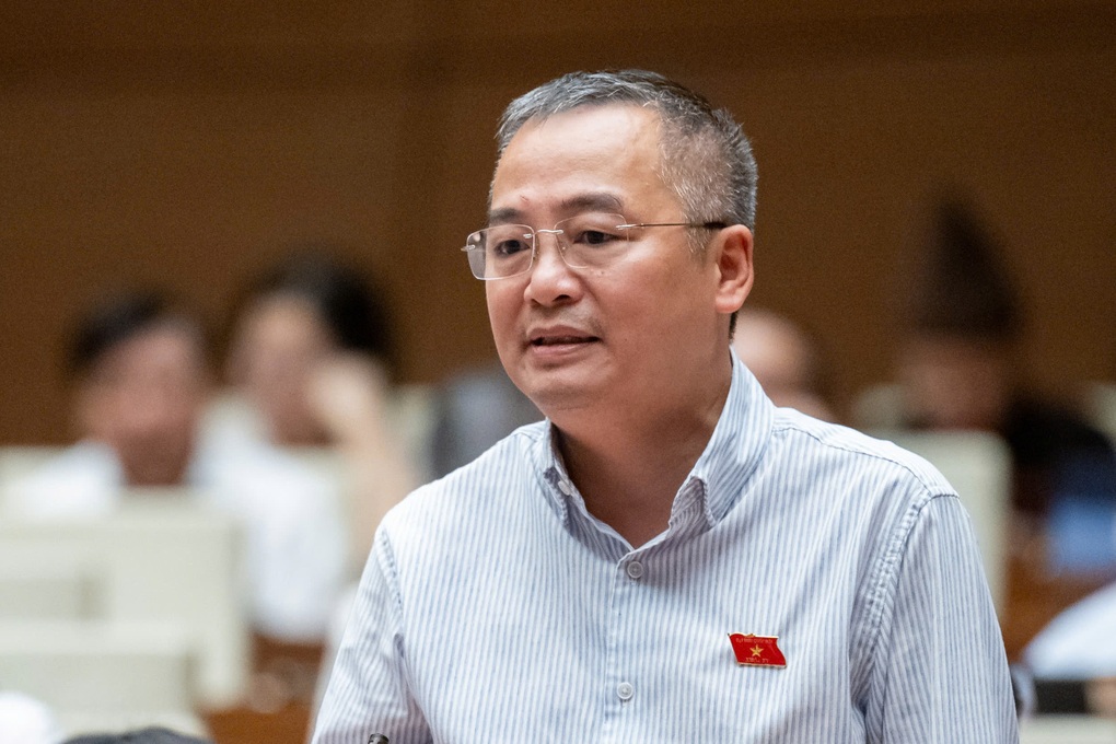 Đơn vị làm việc cầm chừng nhưng năm nào cũng cố bầu đủ 20% chiến sĩ thi đua - 3 Đơn vị làm việc cầm chừng nhưng năm nào cũng cố bầu đủ 20% chiến sĩ thi đua - 3