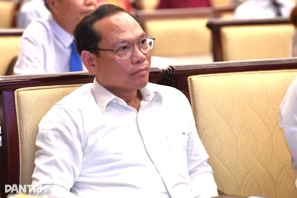 Lãnh đạo Bộ Nội vụ dự tổng kết phong trào thi đua yêu nước tại TPHCM - 3