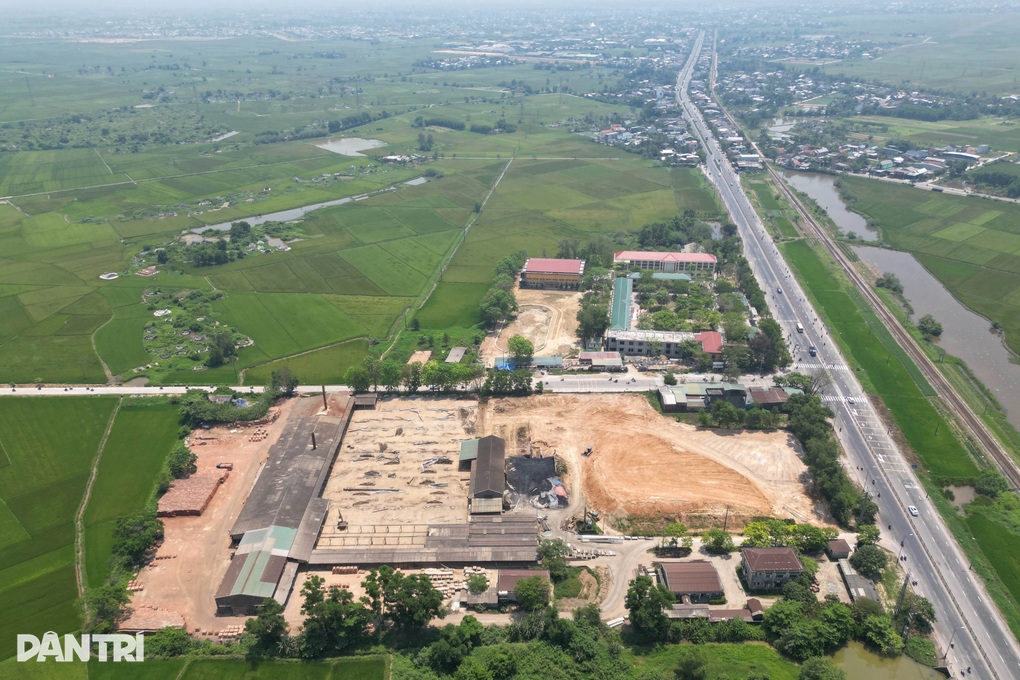 Trảm nhà máy gạch nằm cạnh trường học gây ô nhiễm kéo dài - 1