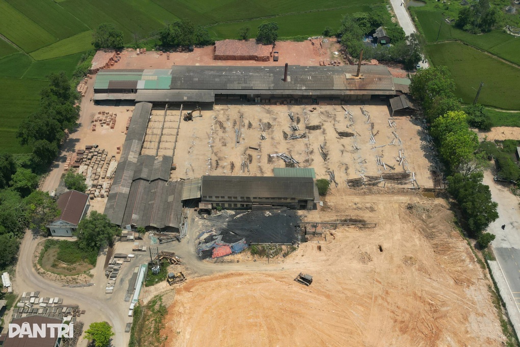 Trảm nhà máy gạch nằm cạnh trường học gây ô nhiễm kéo dài - 2