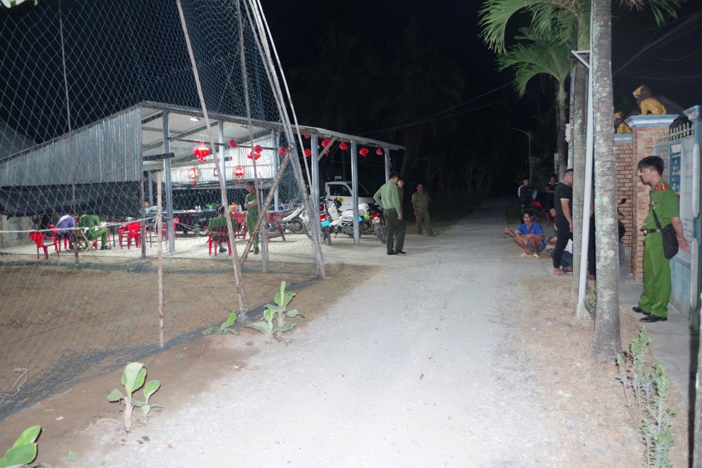 Ngồi xem bóng chuyền, nam thanh niên bị đâm tử vong - 1