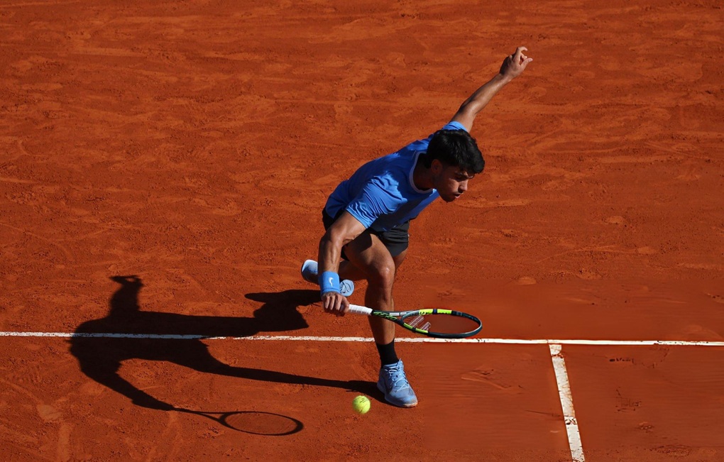 Alcaraz thoát hiểm sau ba set, tiến vào tứ kết Monte Carlo Masters - 2