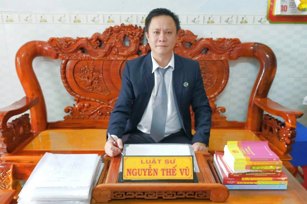 Luật sư phân tích về vụ người đàn ông tấn công bà lão ở quán ăn - 1