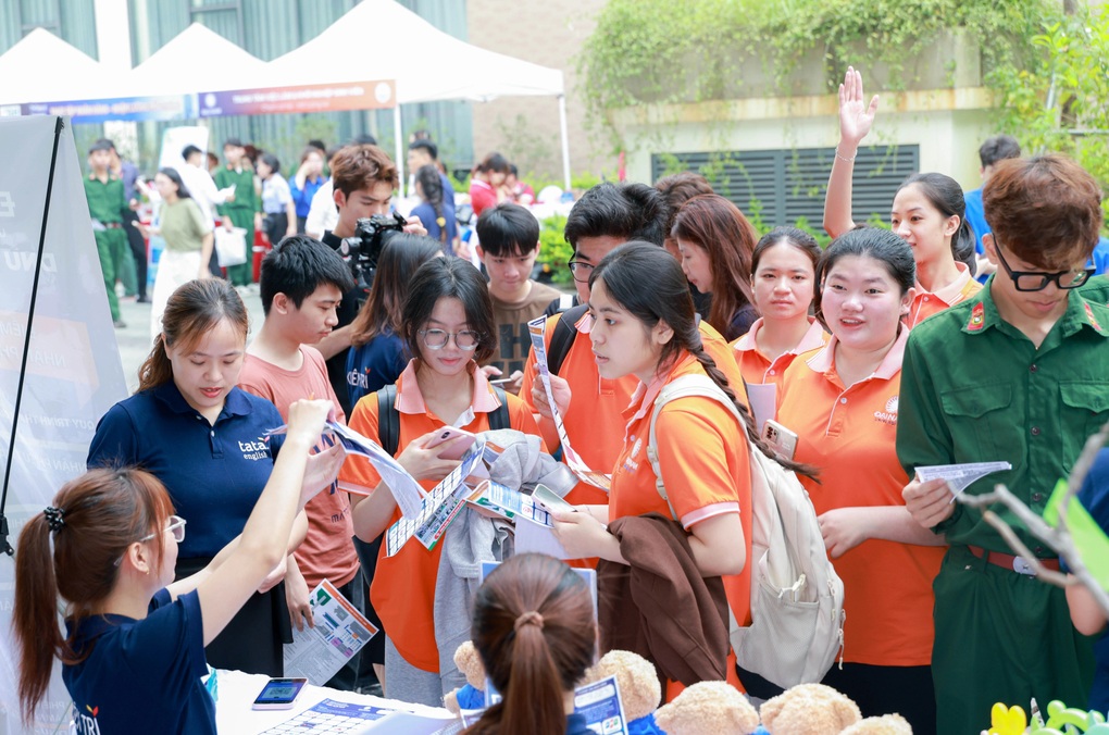 75 doanh nghiệp tham gia ngày hội tuyển dụng tại Trường Đại học Đại Nam - 4