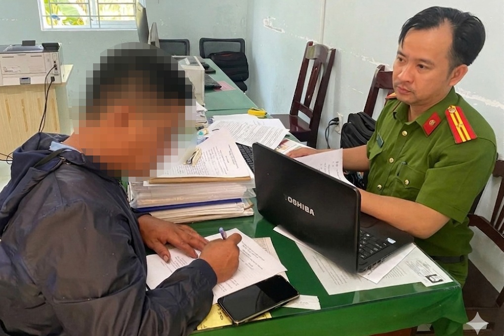 Vào fanpage của công an để bình luận sai sự thật, 2 người bị phạt - 1