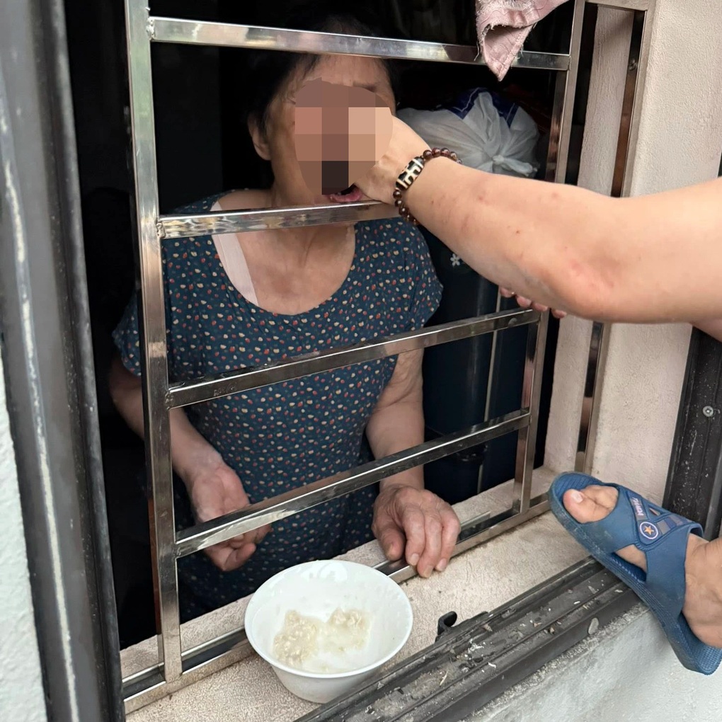 Thực hư thông tin bà cụ 80 tuổi bị nhốt trong chính căn nhà của mình - 1