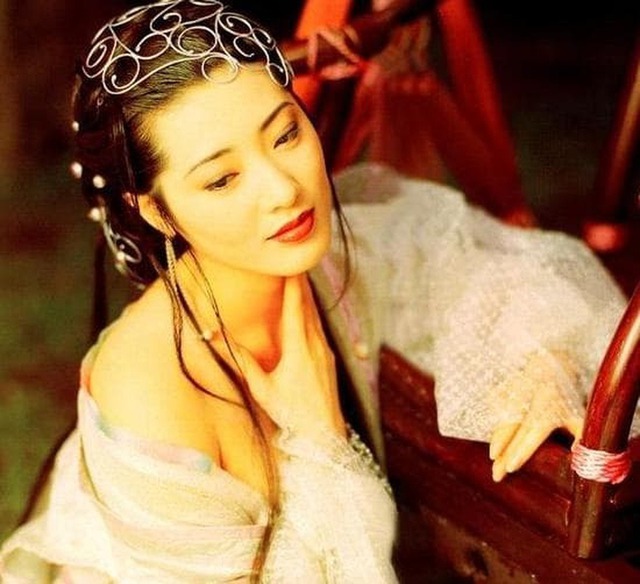 Thời hoàng kim của dòng phim 18+ Hong Kong và những "nàng thơ" làm khuynh đảo màn ảnh thập niên 90- Ảnh 11.