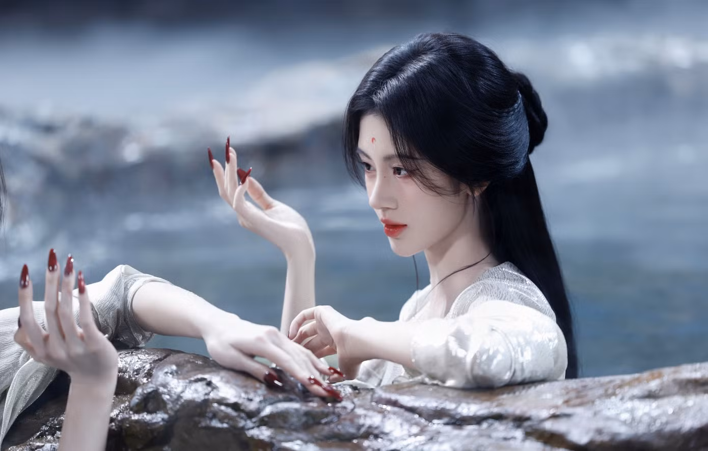 Mỹ nhân đè bẹp Địch Lệ Nhiệt Ba- Ảnh 8.